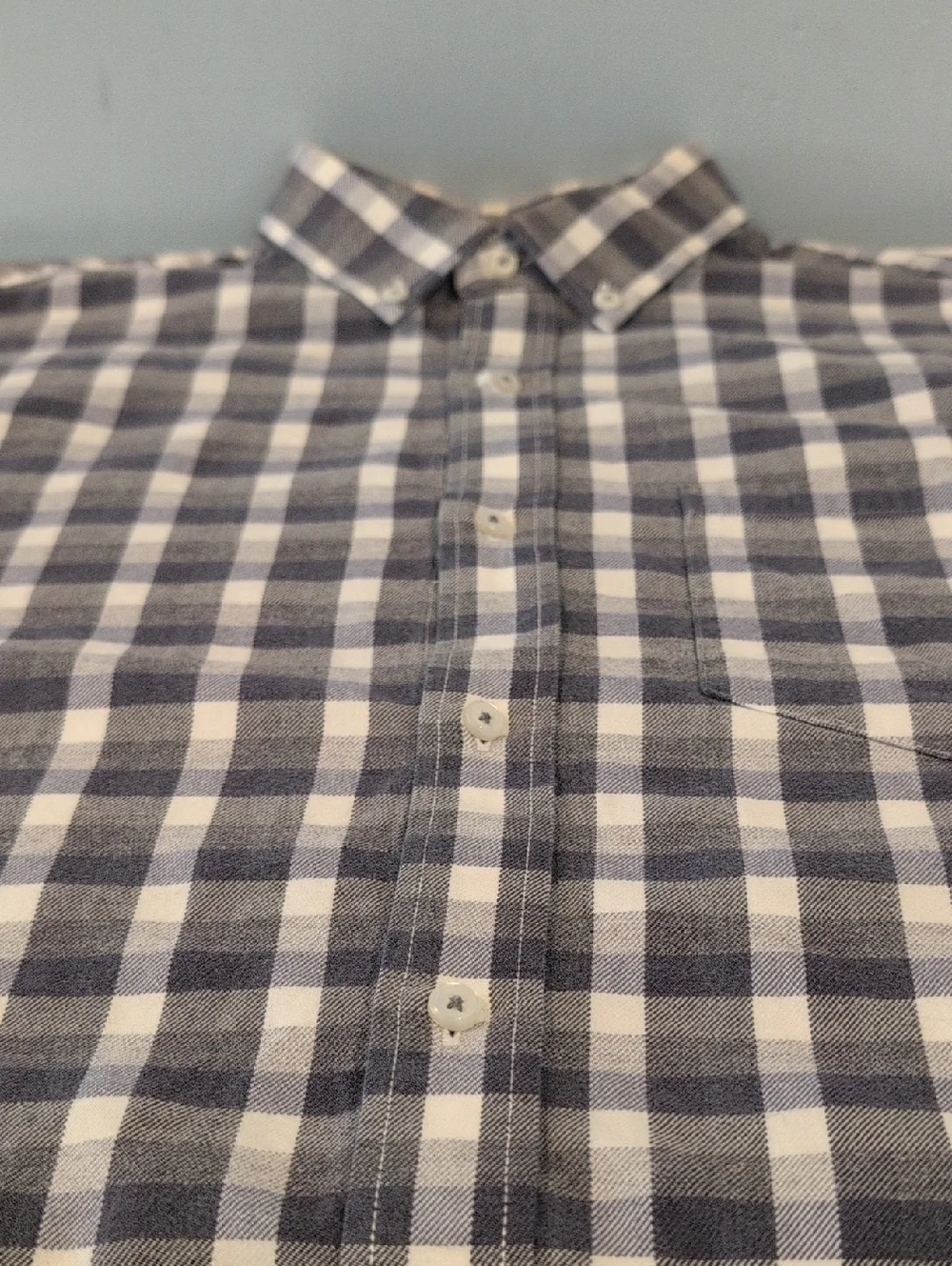 Banana Republic Men's Medium Slim Fit Luxe Flannel Button Down Plaid Shirt